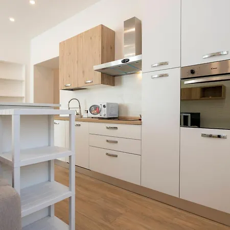 Caroli Maison - Design Flat 5min Da Stazione * Novara