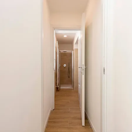 Caroli Maison - Design Flat 5min Da Stazione Apartment *