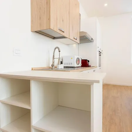 Apartament Caroli Maison - Design Flat 5min Da Stazione