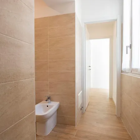 Caroli Maison - Design Flat 5min Da Stazione Apartment *