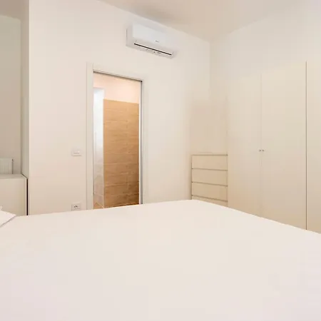 Caroli Maison - Design Flat 5min Da Stazione Apartment Novara