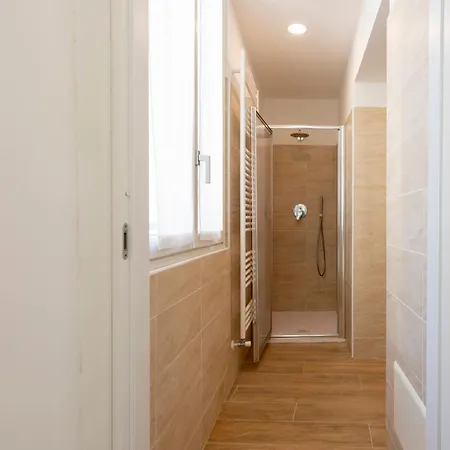 Caroli Maison - Design Flat 5min Da Stazione * Novara