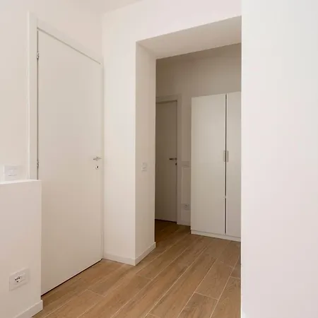 Caroli Maison - Design Flat 5min Da Stazione Apartment