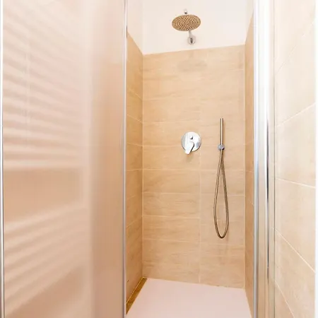 Apartament Caroli Maison - Design Flat 5min Da Stazione *