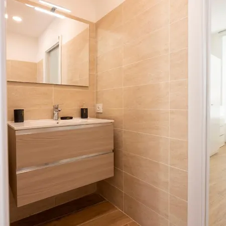 Caroli Maison - Design Flat 5min Da Stazione Apartment