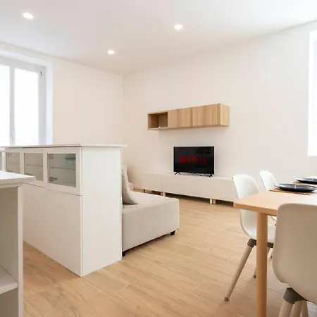 Apartamento Caroli Maison - Design Flat 5min Da Stazione *