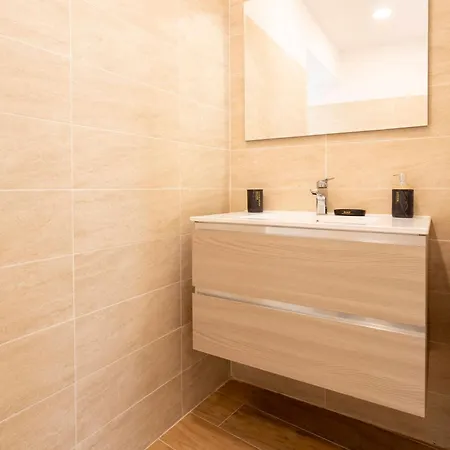 Caroli Maison - Design Flat 5min Da Stazione Apartment Novara