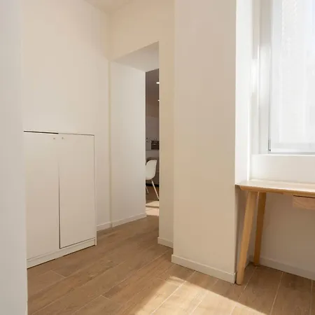 Apartament Caroli Maison - Design Flat 5min Da Stazione Novara