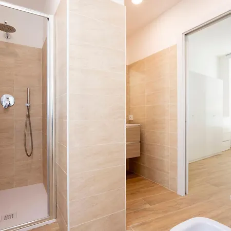 Caroli Maison - Design Flat 5min Da Stazione * Novara