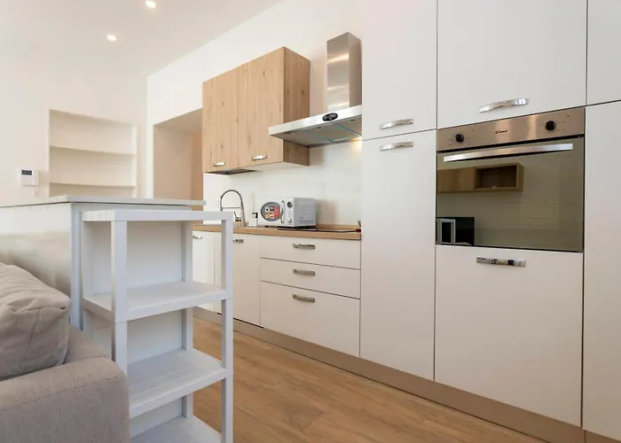 Caroli Maison - Design Flat 5min Da Stazione * Novara