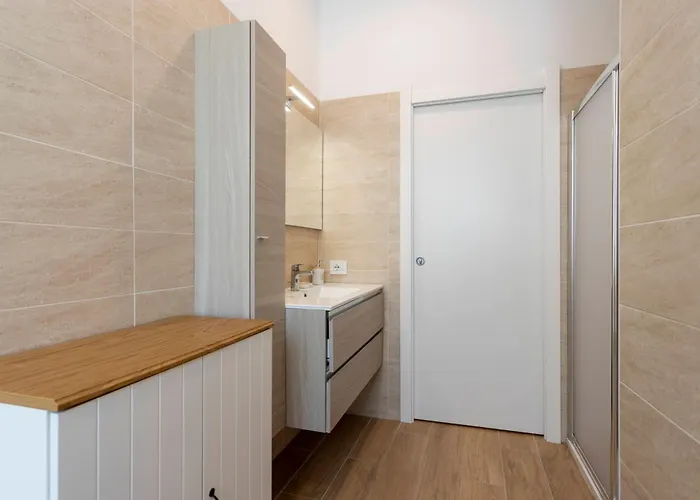 Caroli Maison - Design Flat 5min Da Stazione * Novara